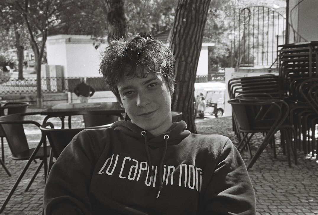 Portrait of a Portuguese man in his late 20s, data journalist