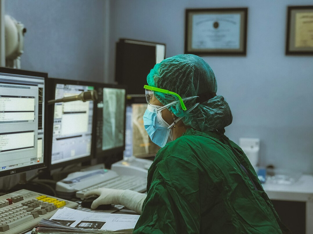 doctor using ai medical tool